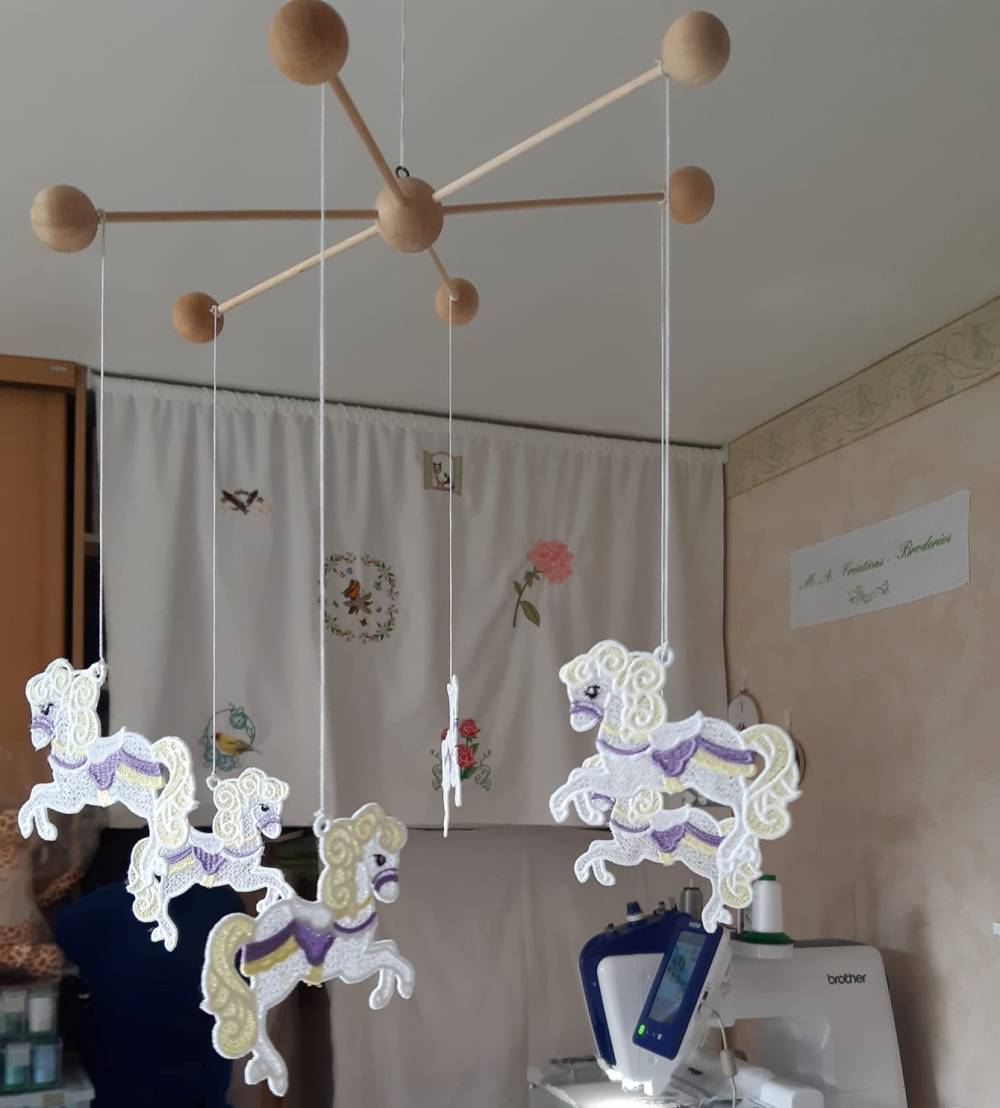 suspension licorne