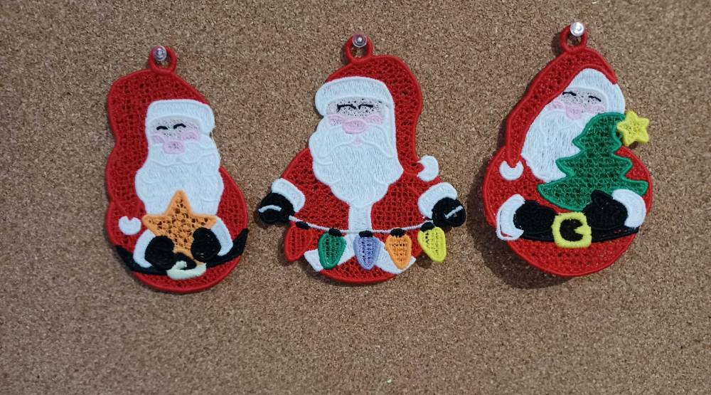 suspension dentelle pere noel -